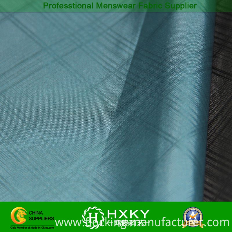 Grid Design Embossing with Polyester Fabric in Men's Casual Coat or Jeep